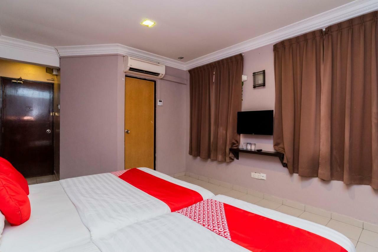 Oyo 44027 Golden Horse Hotel Johor Bahru Exterior photo